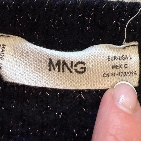 Elegant Black Women's Top - Picture 3 of 3